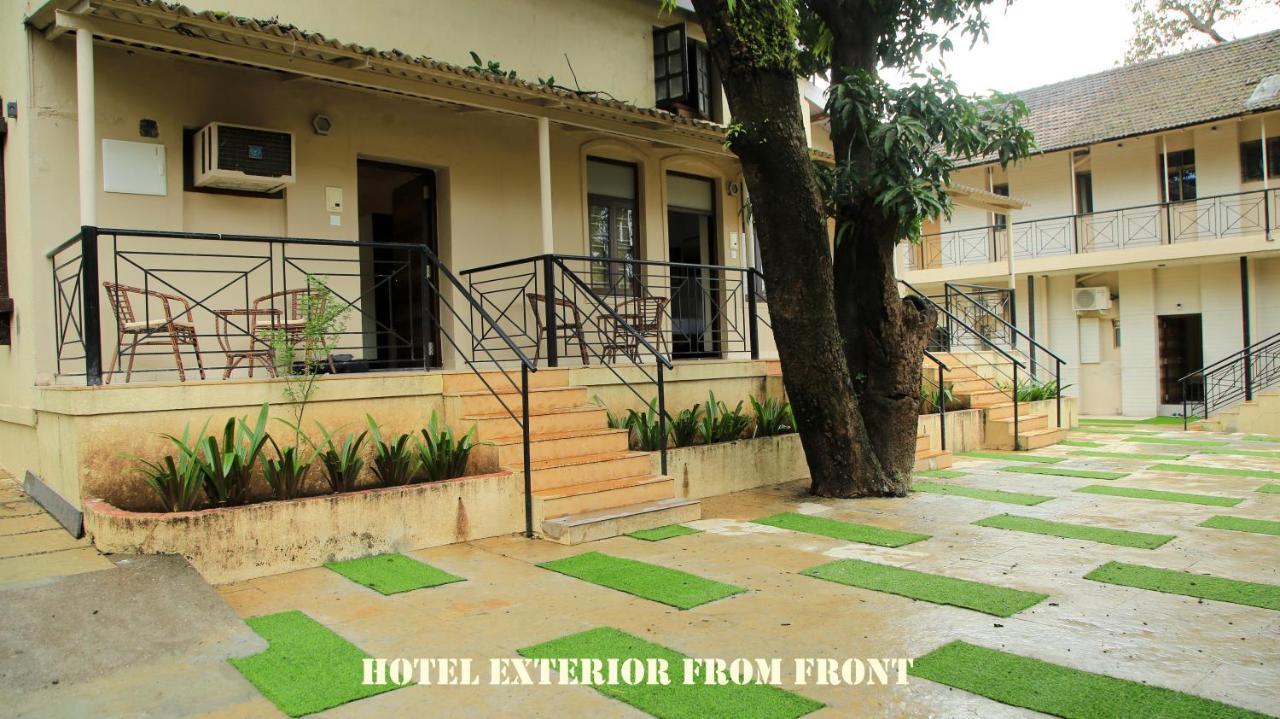 Hotel Girija Khandāla Eksteriør bilde